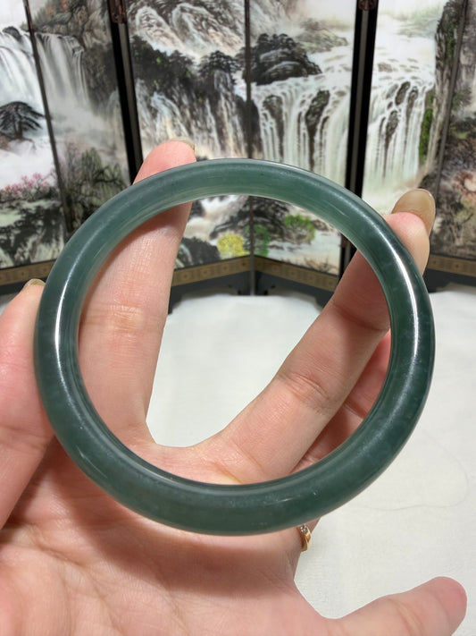 Guatamalan Jadeite Jade Bangle