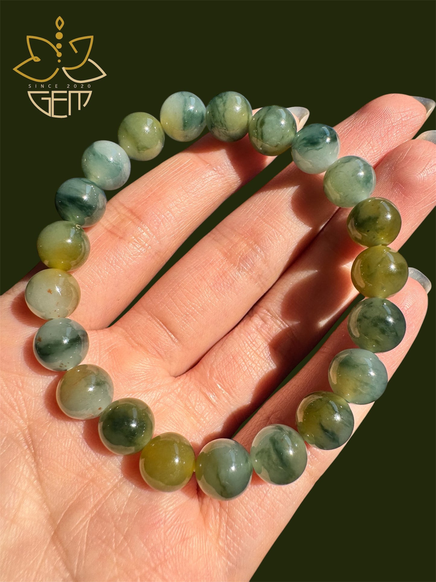 "Golden Vein Harmony" Jade Bracelet - Lục Huyết Hoàng Kim