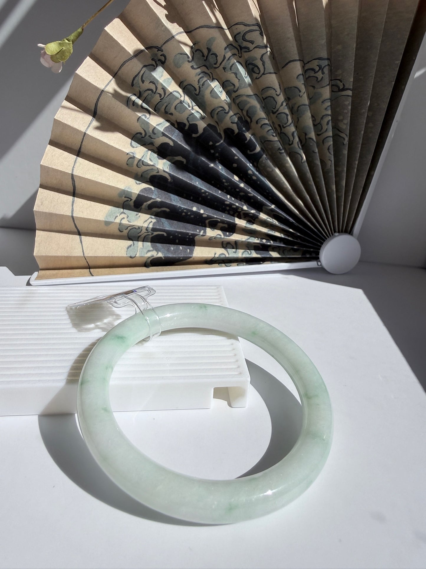 Certified White Grade A Jadeite Jade Bangle - Vòng Bạch Ngọc Lục Hoa Bay (MJJBa01)