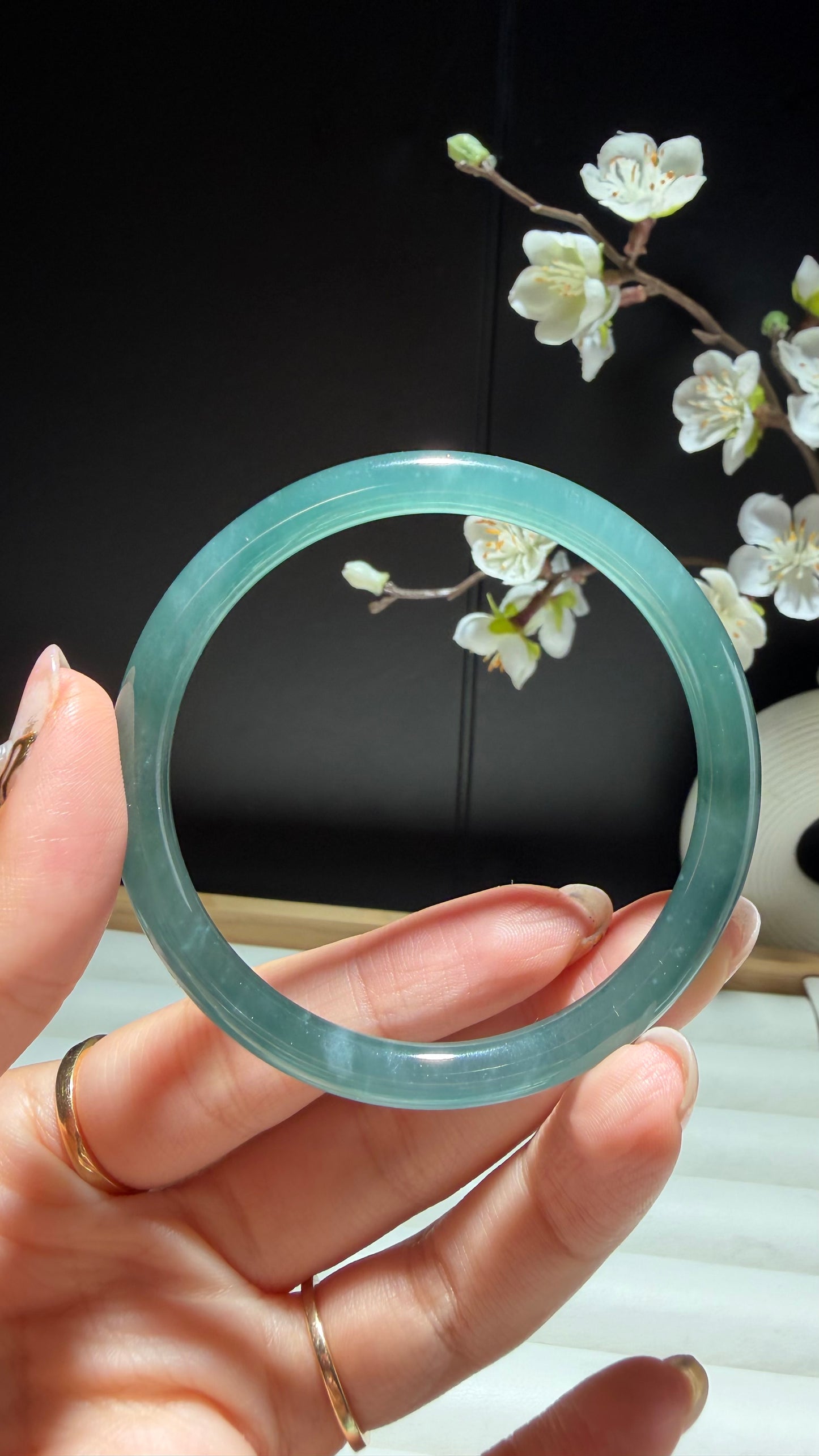 Icy Guatamalan Jadeite Jade Bangle