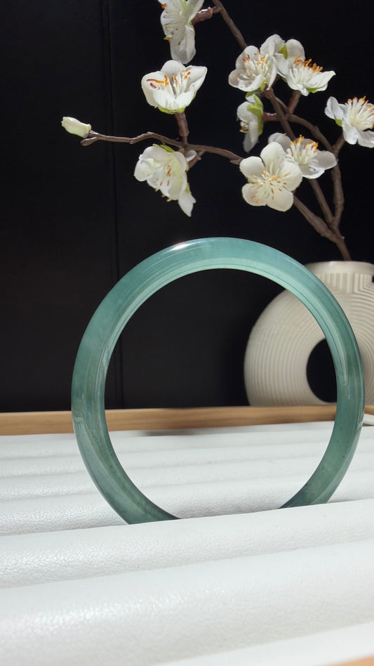 Icy Guatamalan Jadeite Jade Bangle