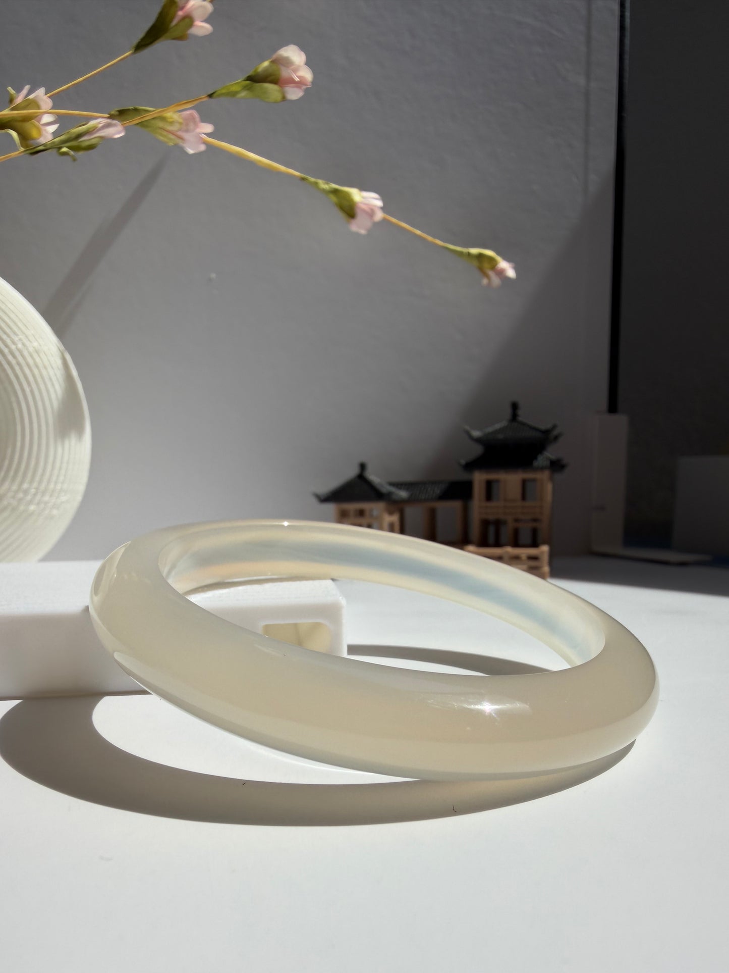 Natural Agate Bangle Ivory Glow