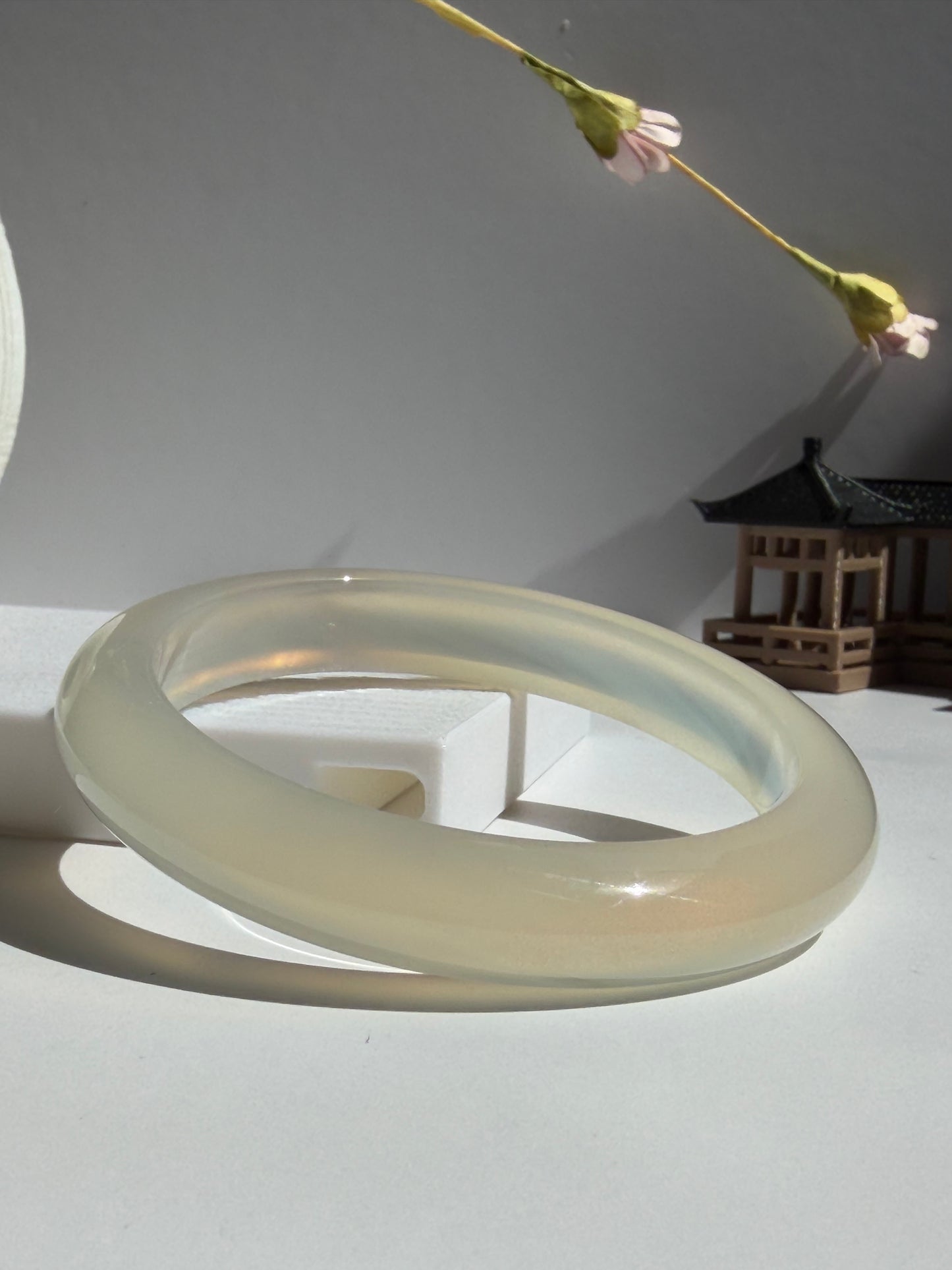 Natural Agate Bangle Warm Ivory Elegance