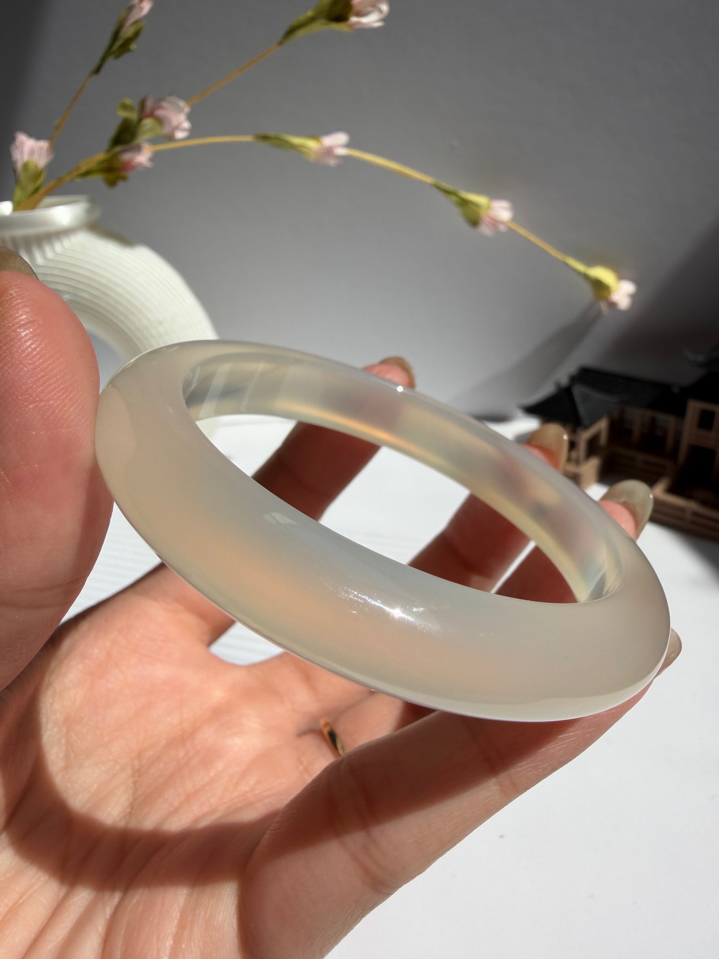 Natural Agate Bangle Warm Ivory Elegance