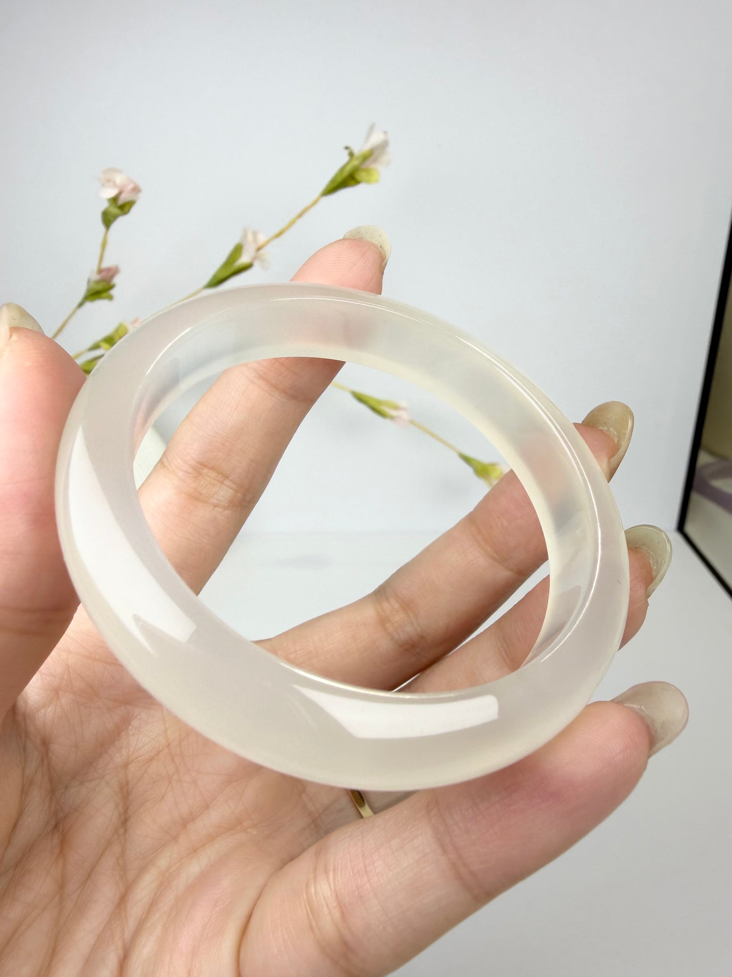 Natural Agate Bangle – Moonlit Silk