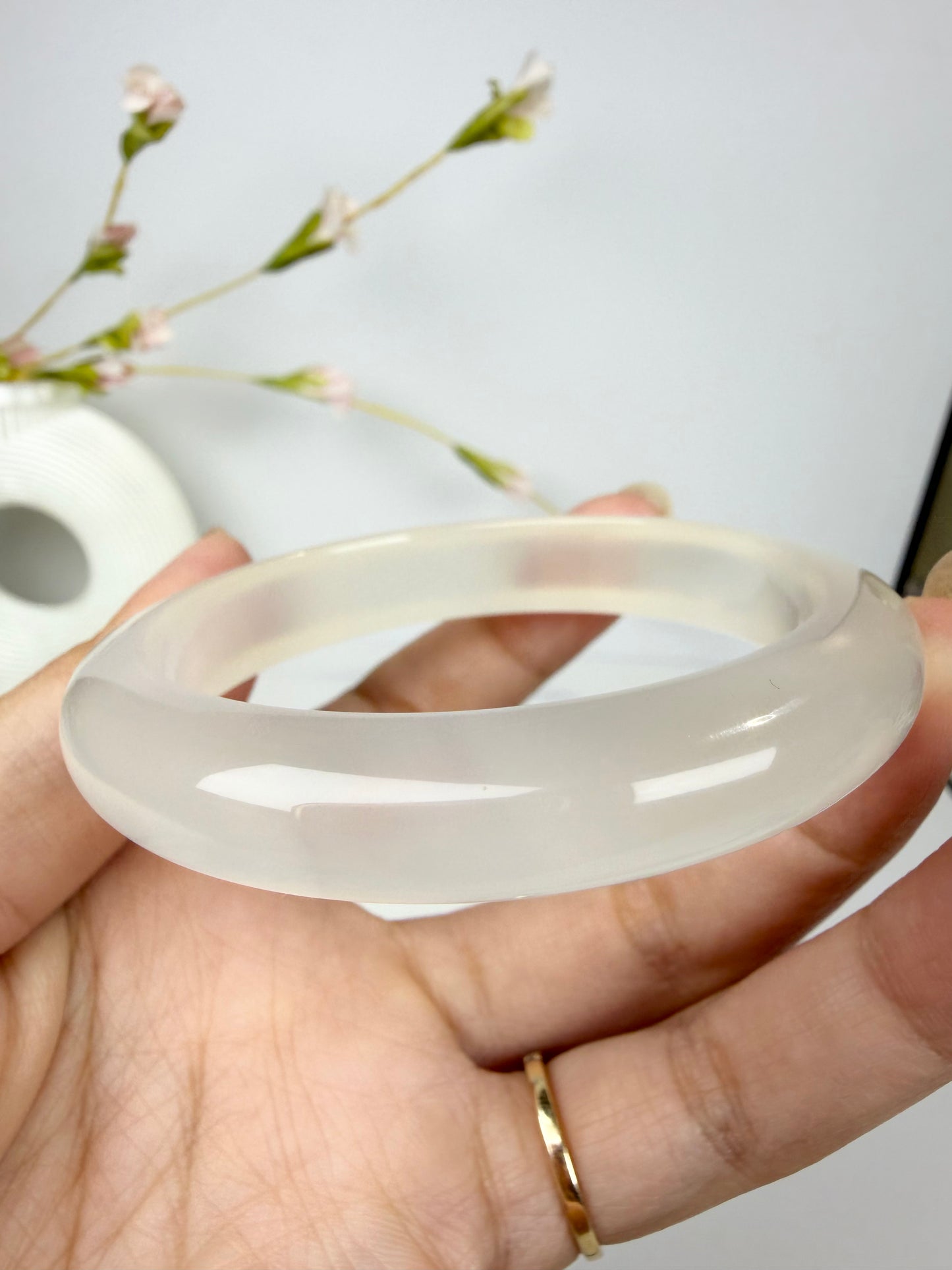 Natural Agate Bangle – Moonlit Silk