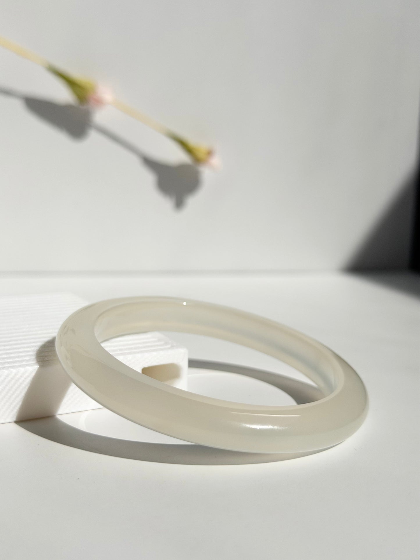 Natural Agate Bangle – Moonlit Silk