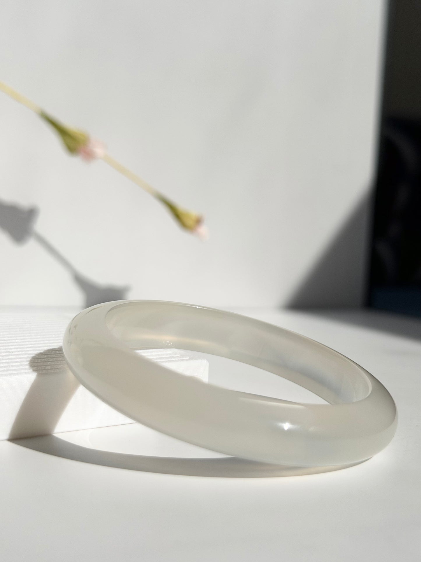 Natural Agate Bangle – Moonlit Silk